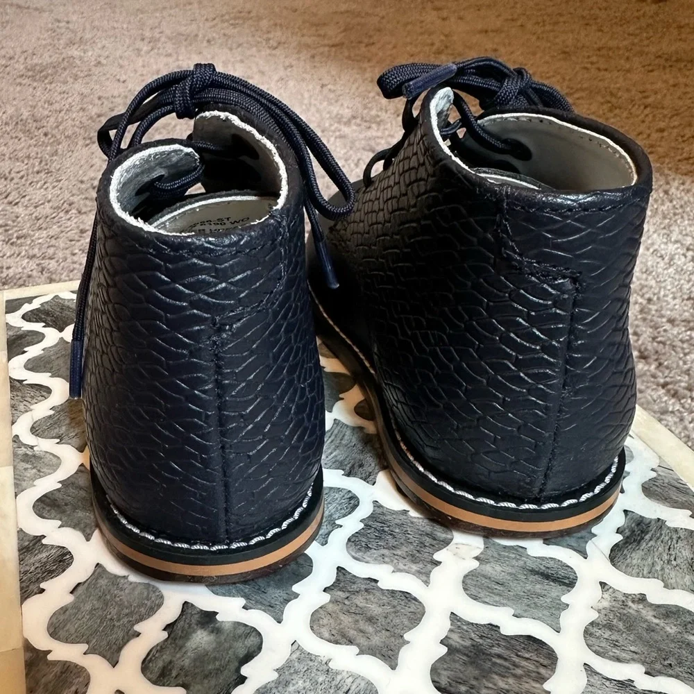 Josmo Uni-Sex Toddler Medium Width Woven Ostrich Leather Walking Shoes Size 7